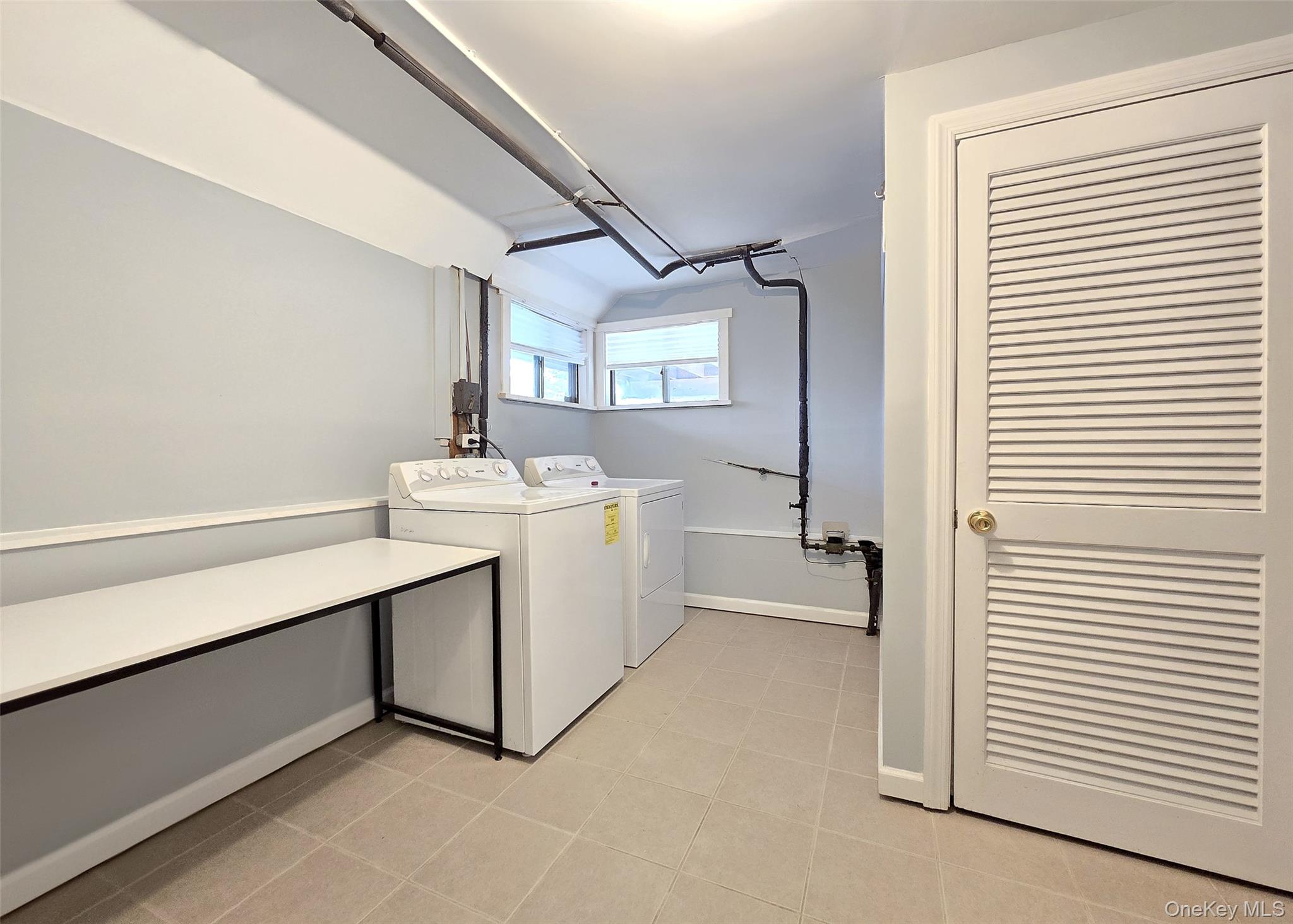 30 E Bedell Street, Freeport, NY 11520