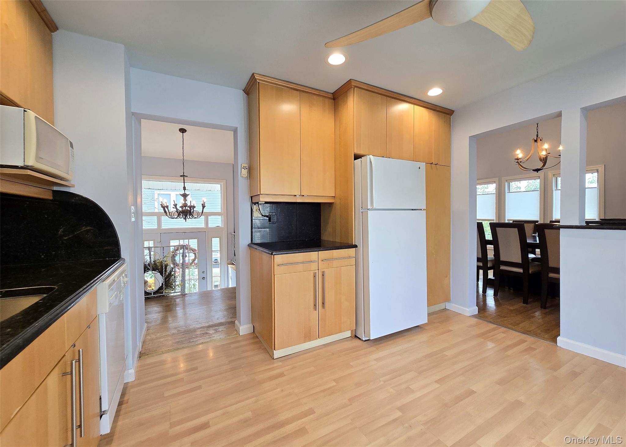 30 E Bedell Street, Freeport, NY 11520