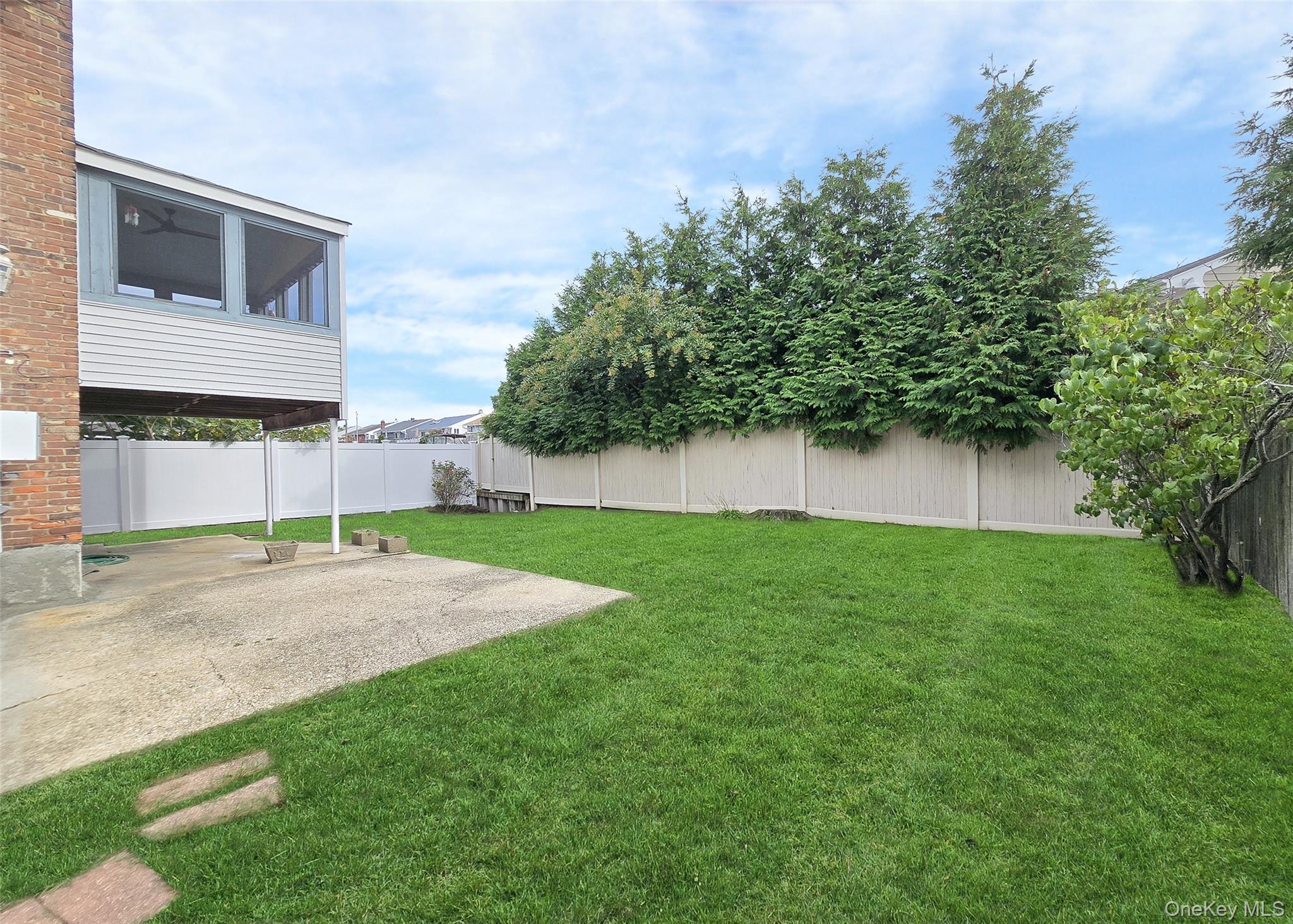 30 E Bedell Street, Freeport, NY 11520