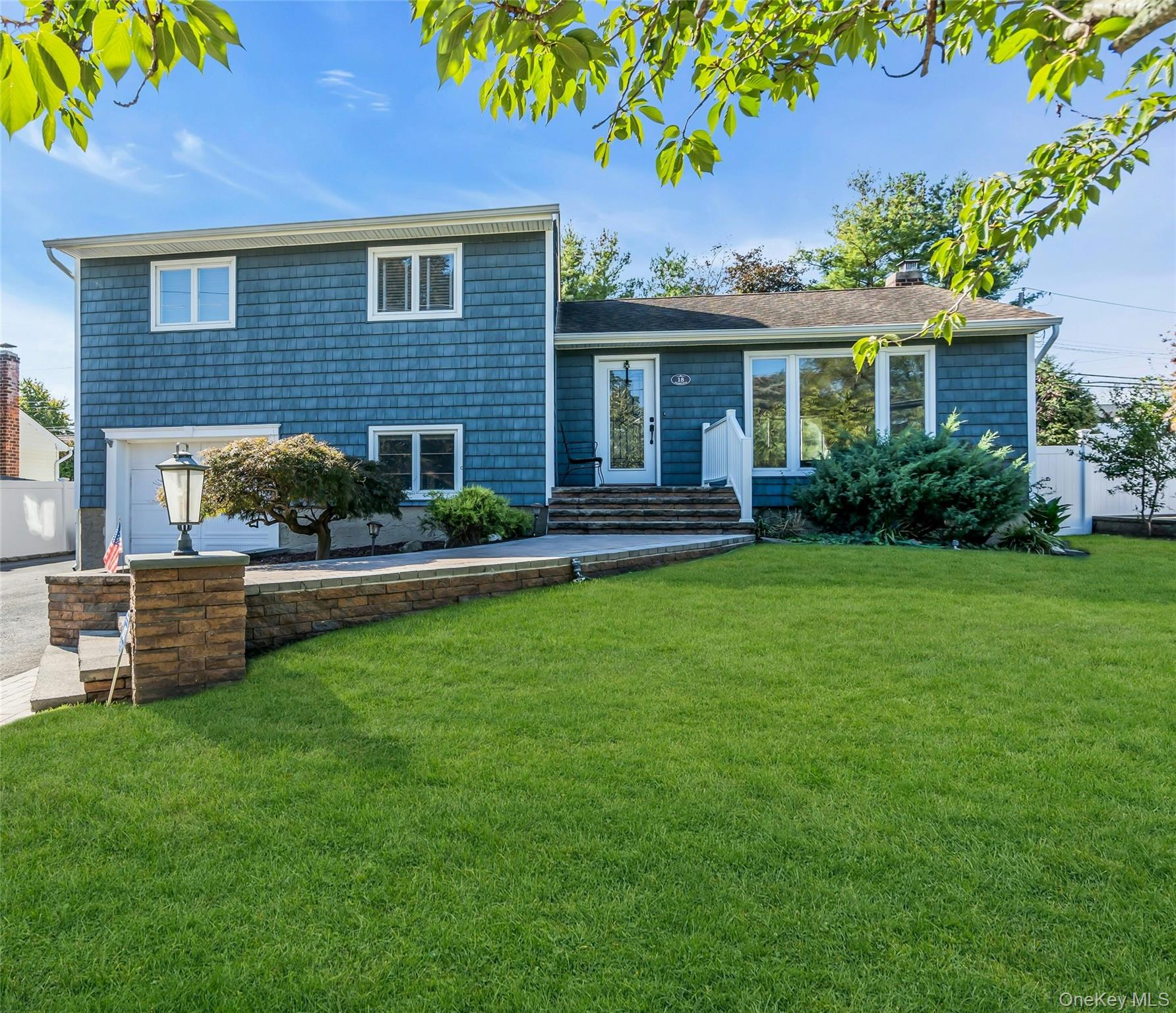 18 Haypath Road, Bethpage, NY 11714