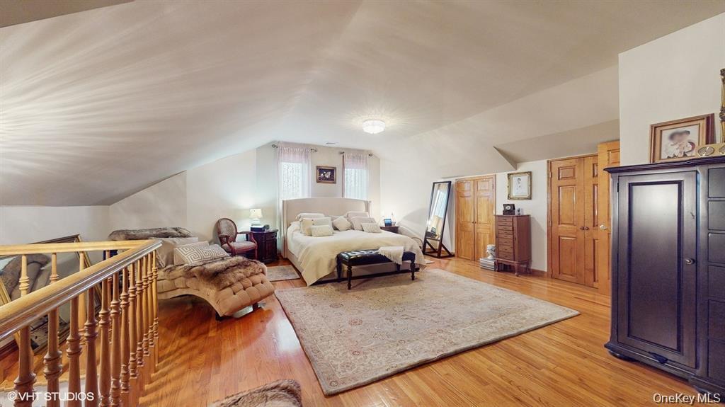 64-13 72 St, Middle Village, NY 11379