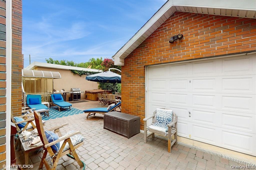 64-13 72 St, Middle Village, NY 11379