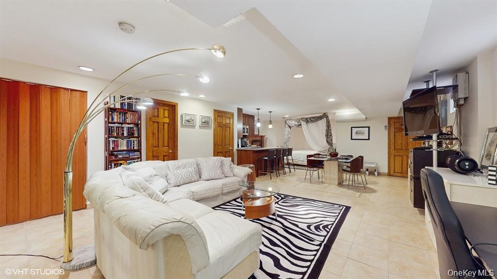 64-13 72 St, Middle Village, NY 11379