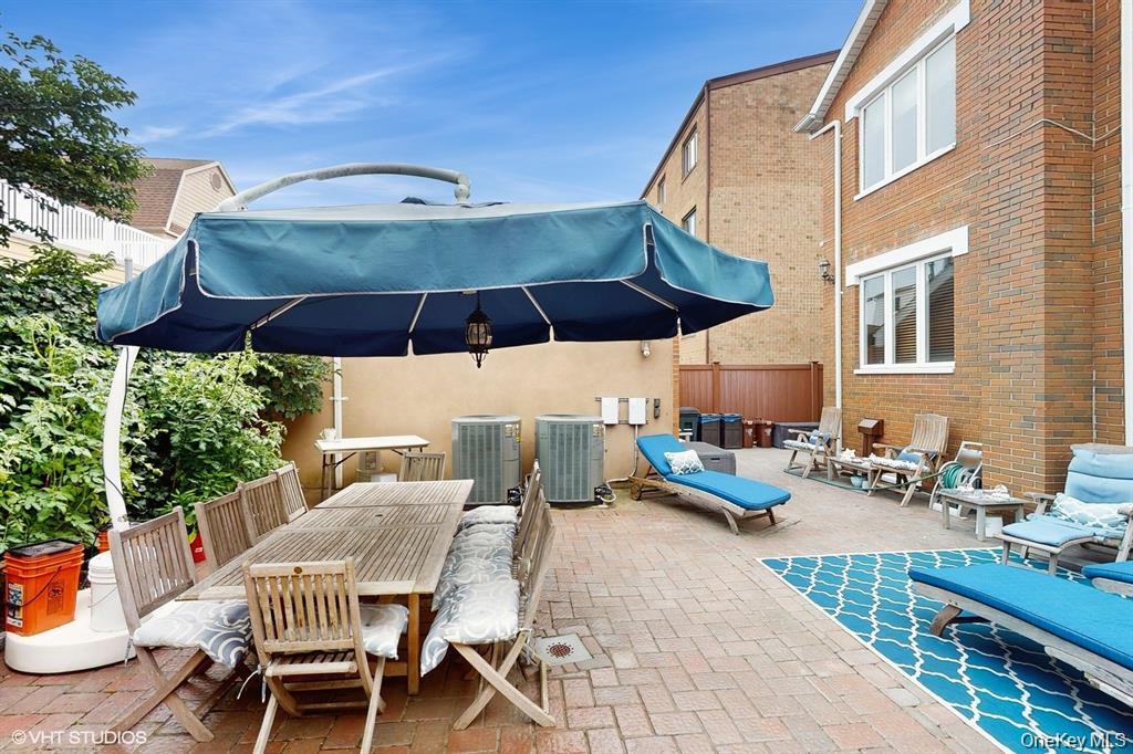 64-13 72 St, Middle Village, NY 11379