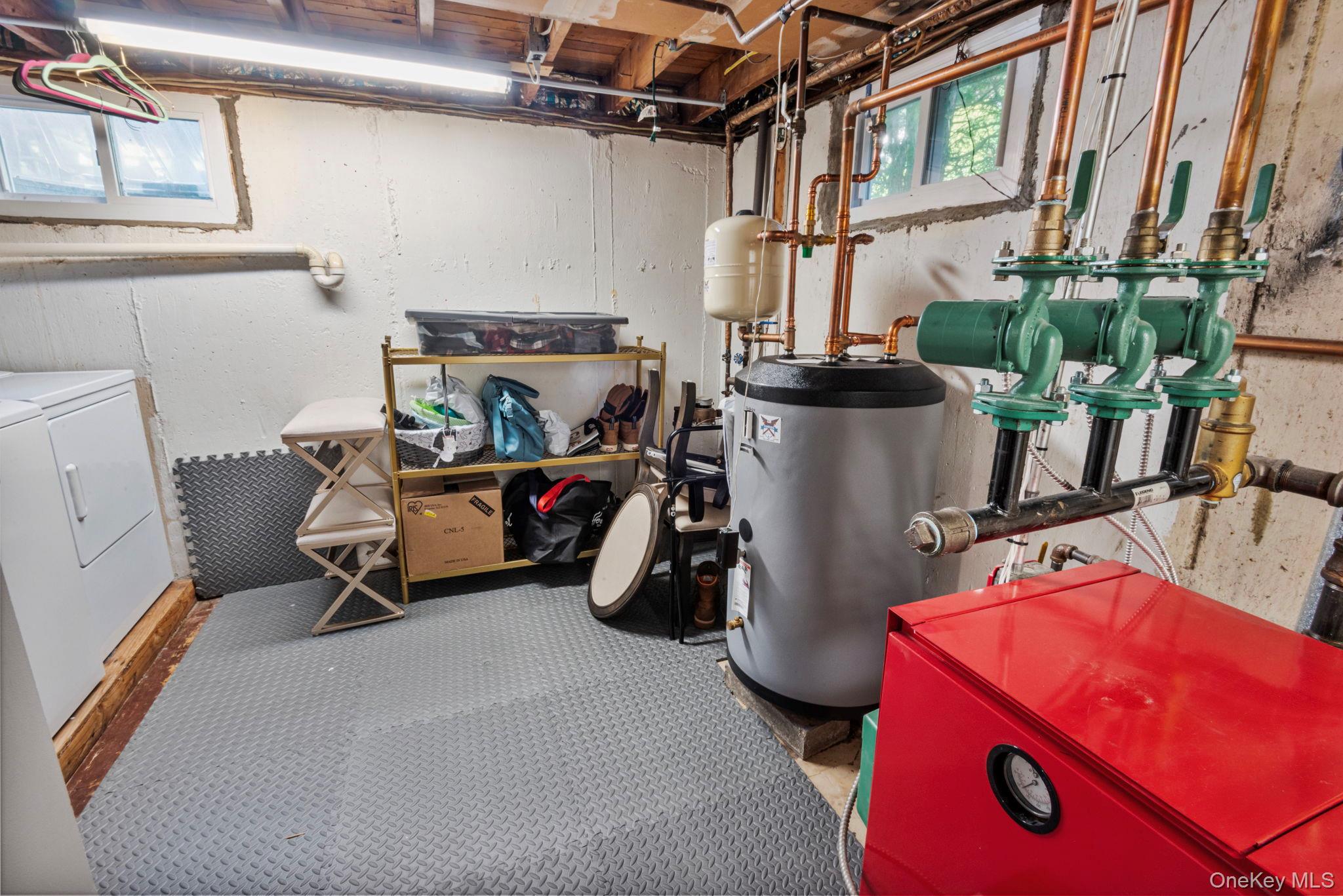 21 Dehan Street, Smithtown, NY 11787