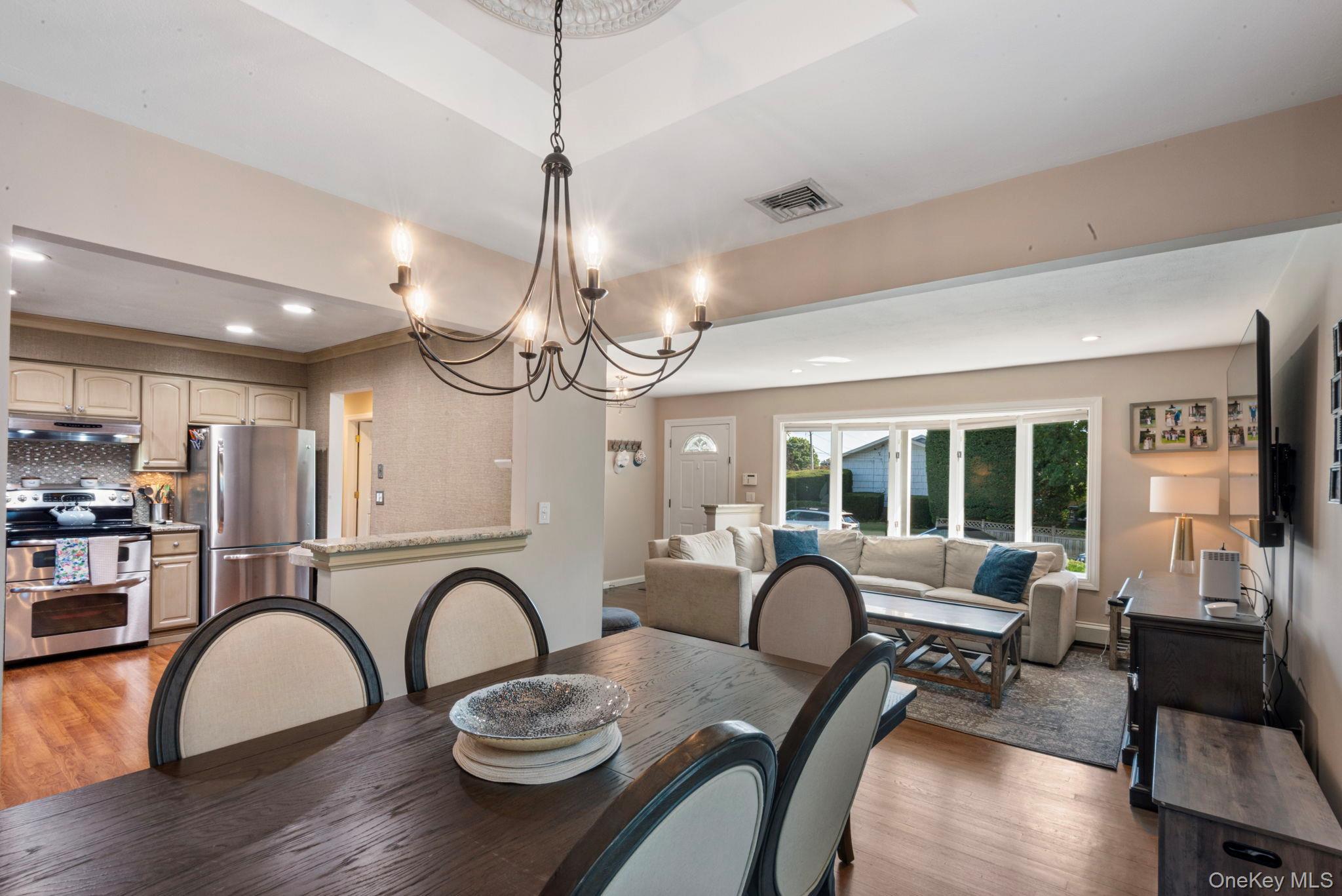 21 Dehan Street, Smithtown, NY 11787