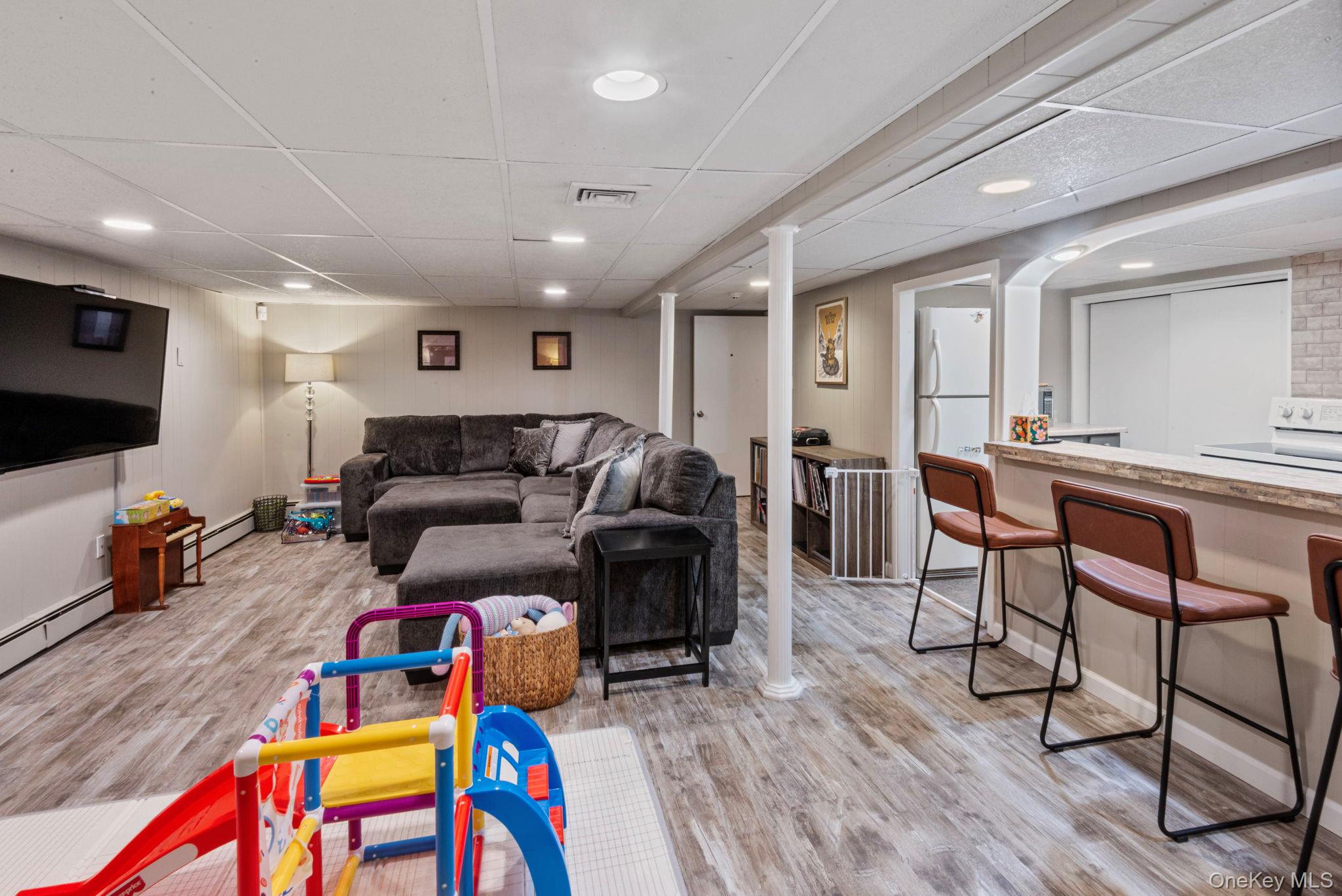 21 Dehan Street, Smithtown, NY 11787