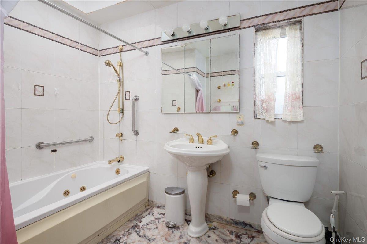 12831 233rd Street, Rosedale, NY 11422