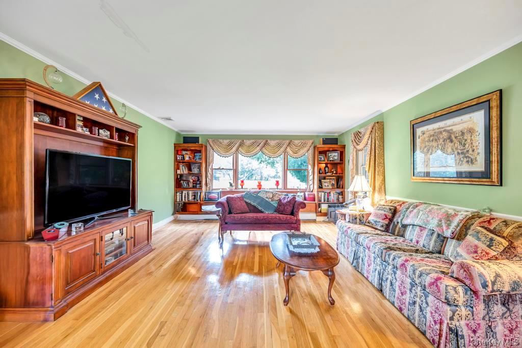 375 Ocean Avenue, Islip, NY 11751