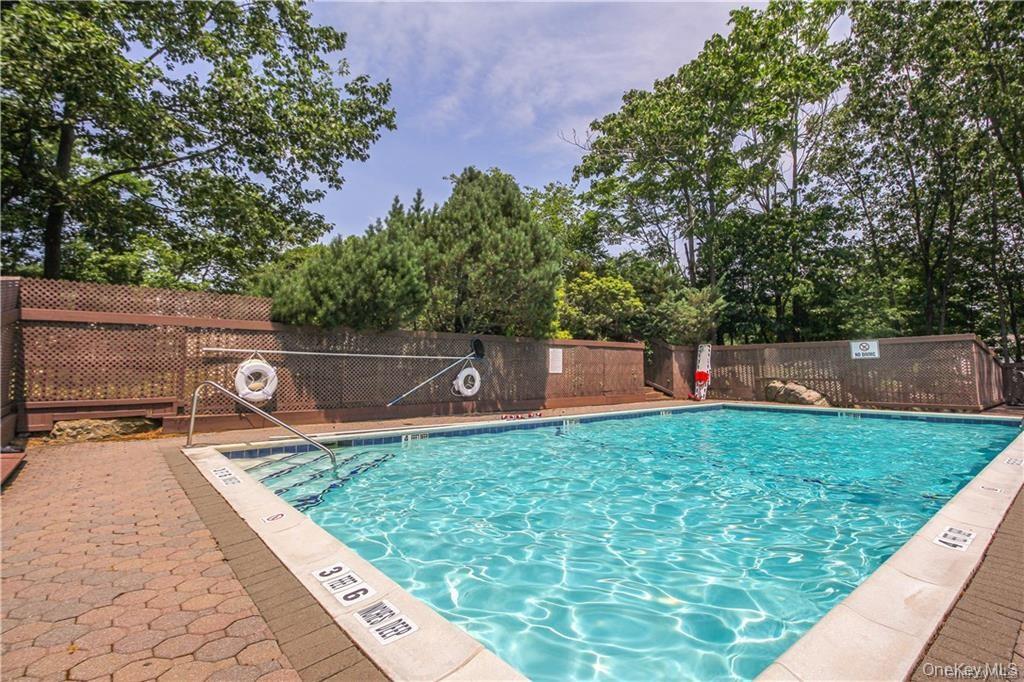 2 Top Of The Ridge # E2, Mamaroneck, NY 10543