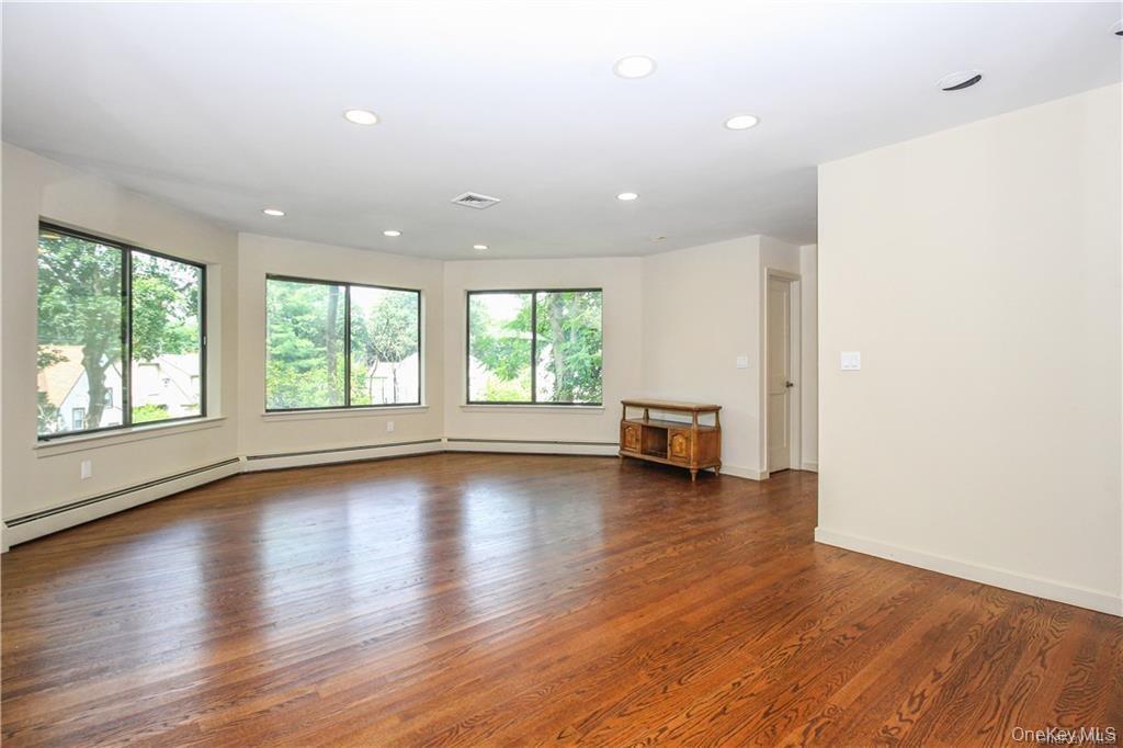 2 Top Of The Ridge # E2, Mamaroneck, NY 10543