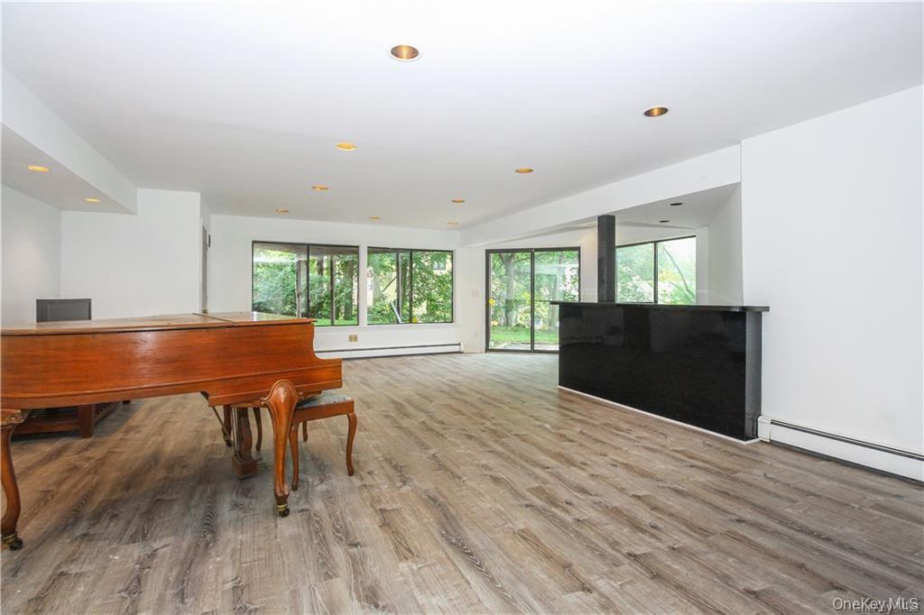 2 Top Of The Ridge # E2, Mamaroneck, NY 10543