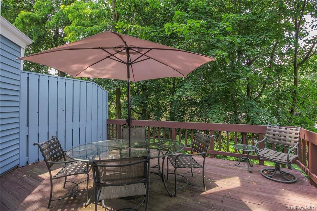 2 Top Of The Ridge # E2, Mamaroneck, NY 10543