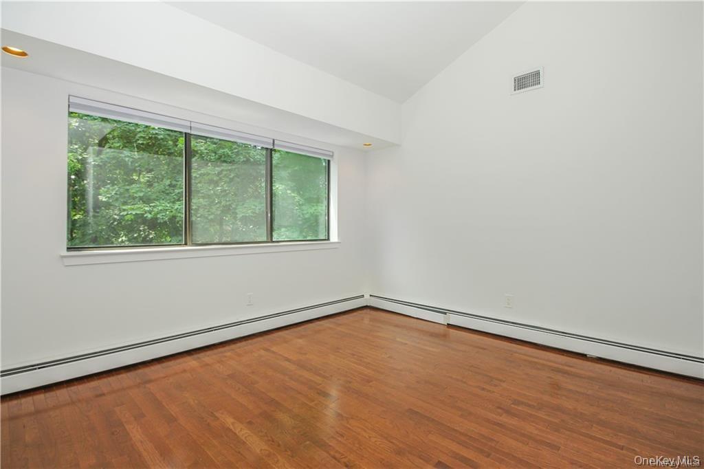 2 Top Of The Ridge # E2, Mamaroneck, NY 10543