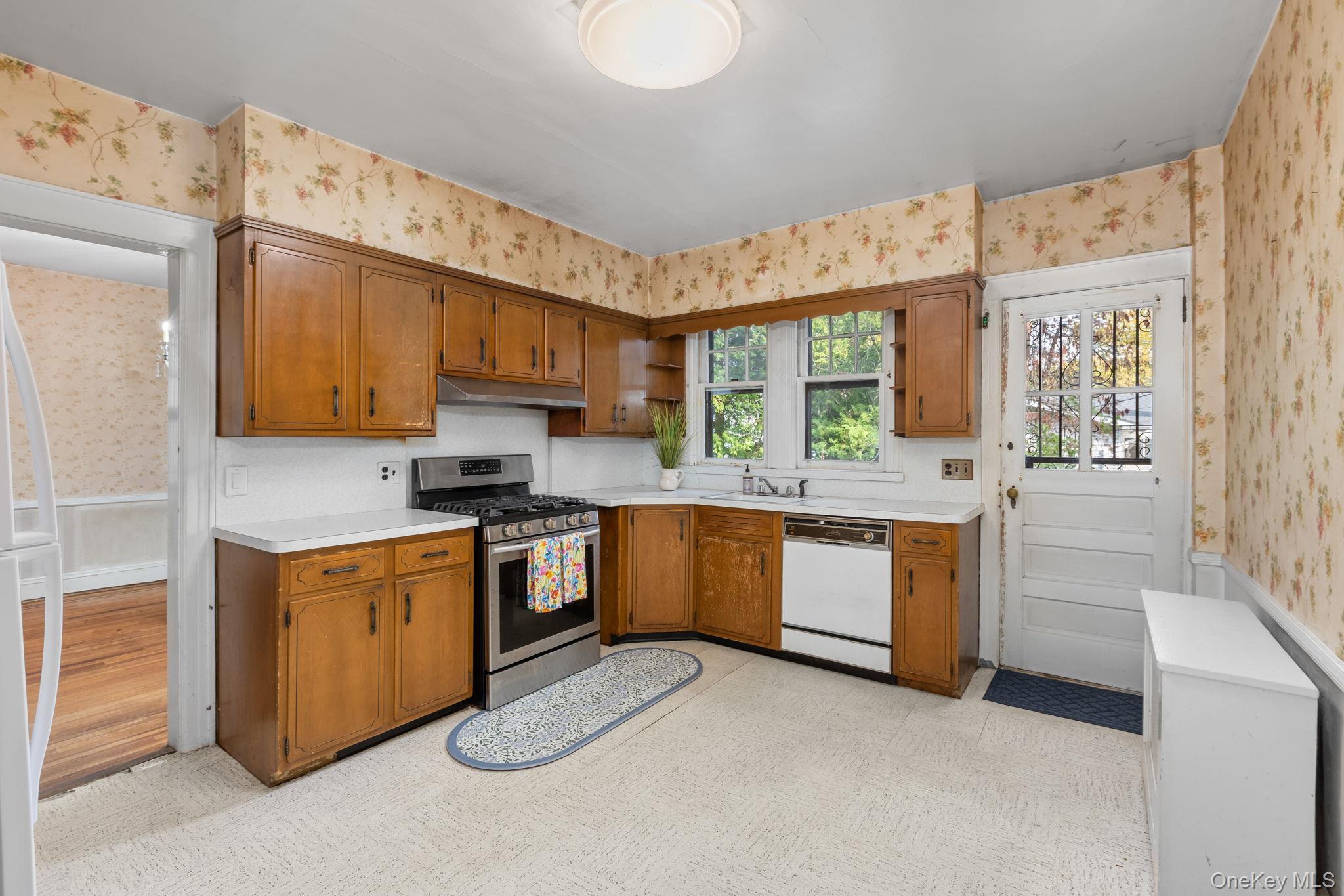 311 Hayward Avenue, Fleetwood, NY 10552