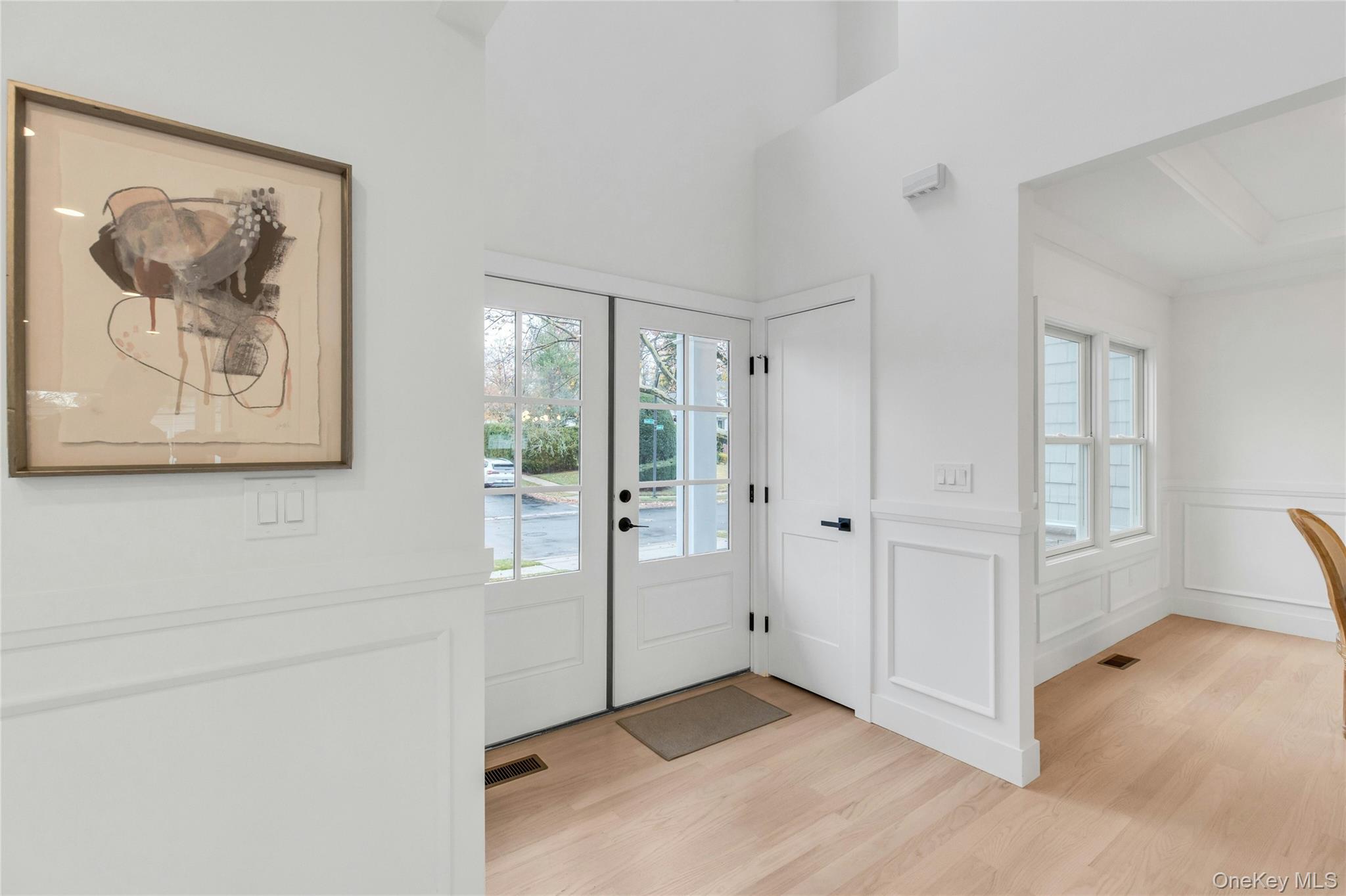 10 Beth Lane, Plainview, NY 11803