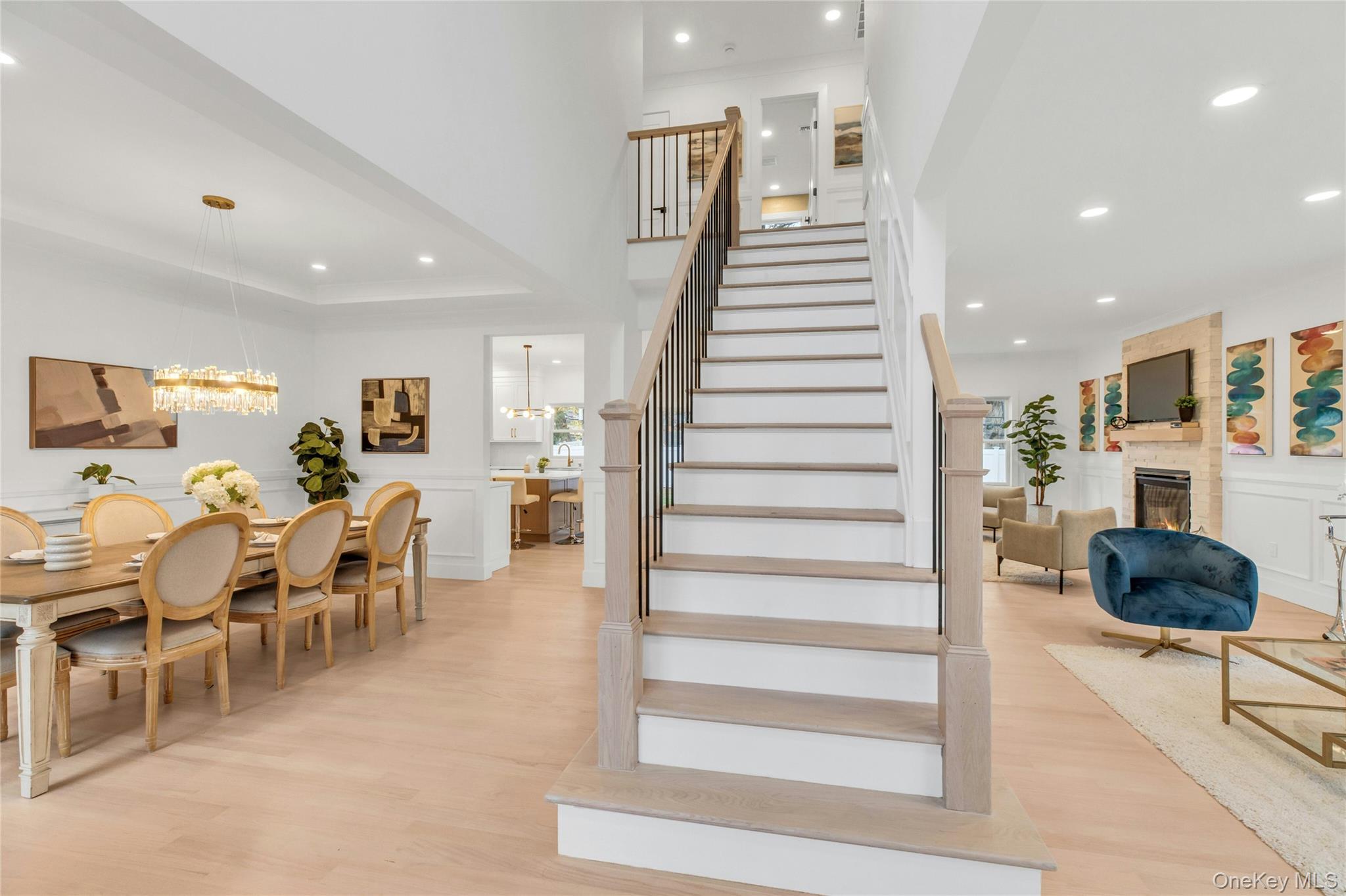 10 Beth Lane, Plainview, NY 11803