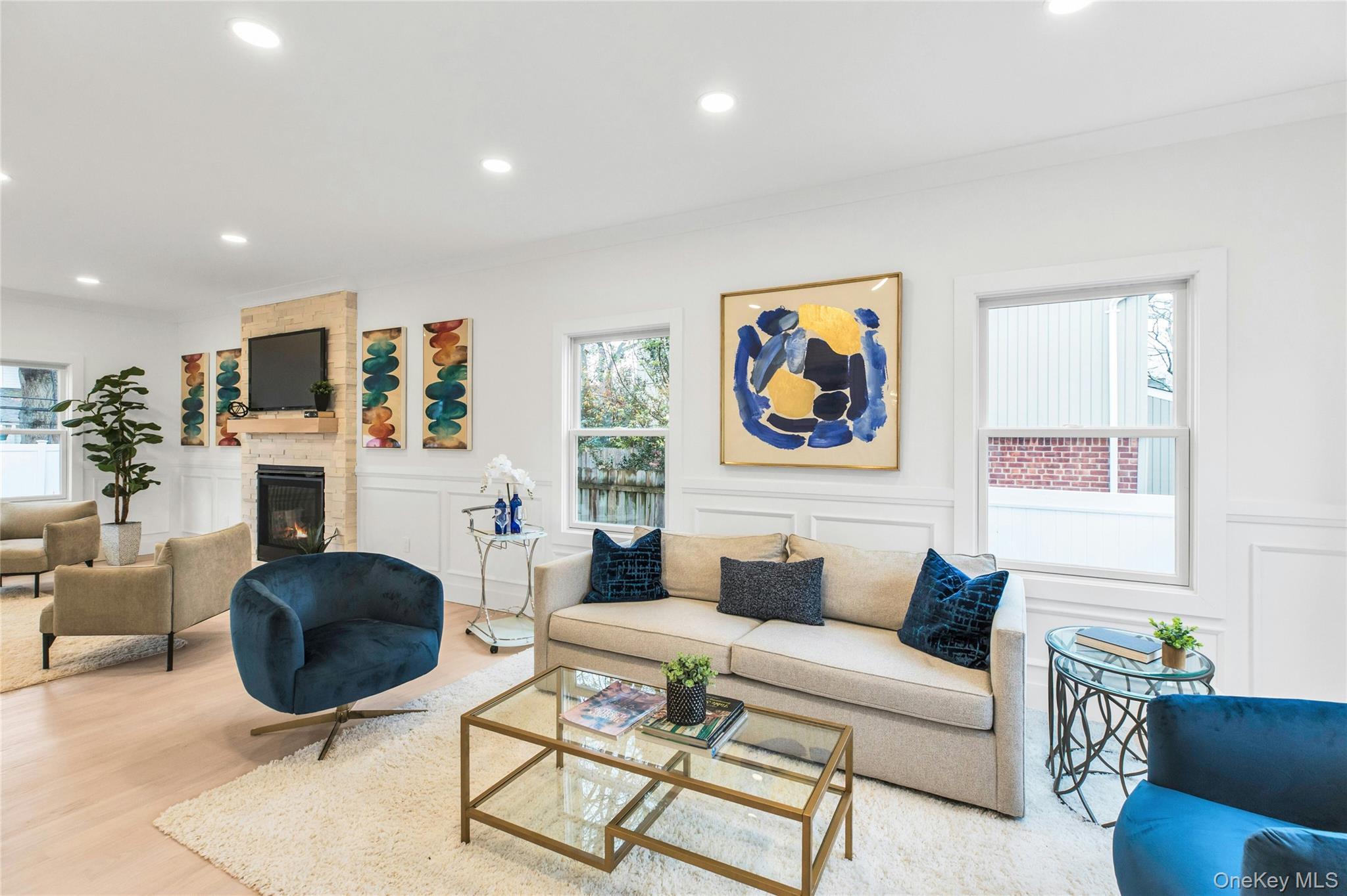 10 Beth Lane, Plainview, NY 11803