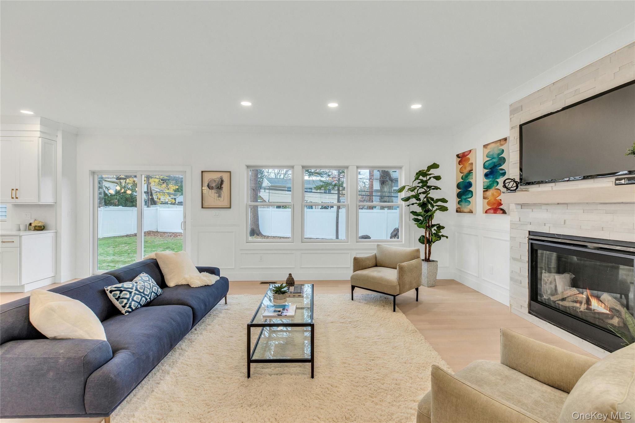 10 Beth Lane, Plainview, NY 11803