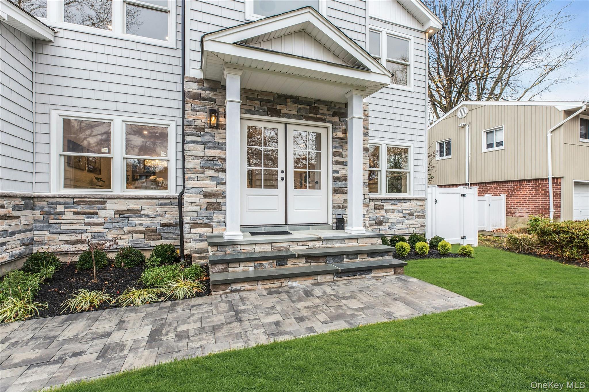 10 Beth Lane, Plainview, NY 11803