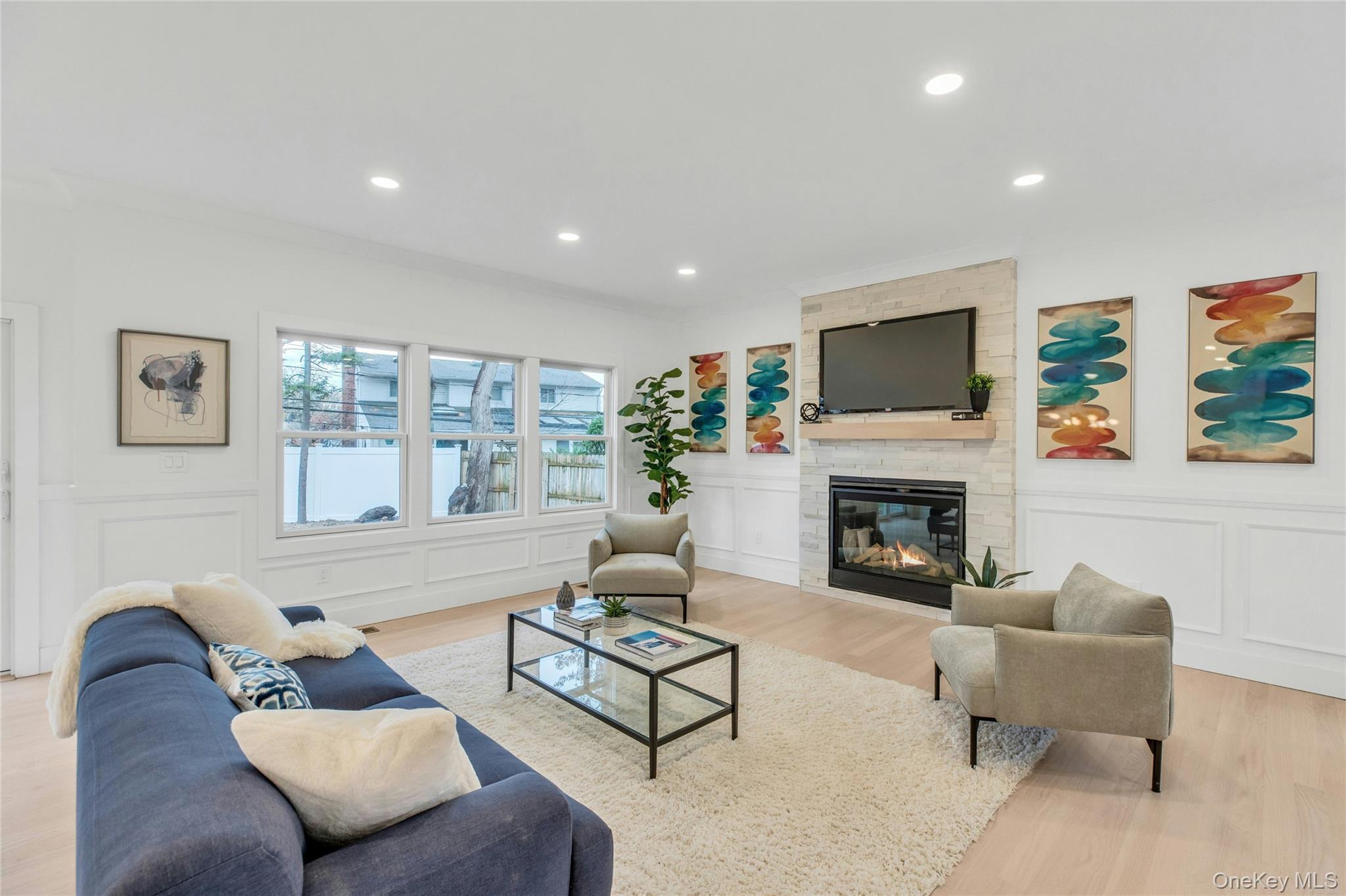 10 Beth Lane, Plainview, NY 11803