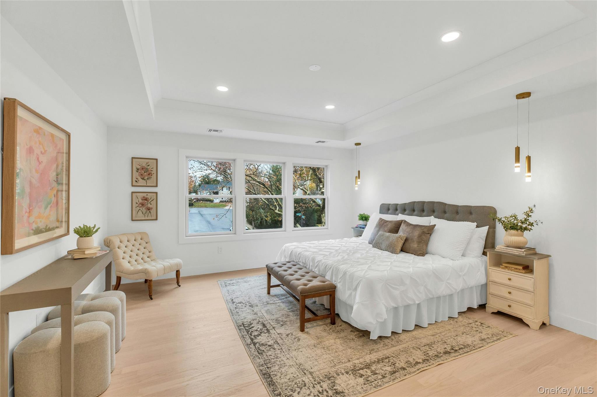 10 Beth Lane, Plainview, NY 11803