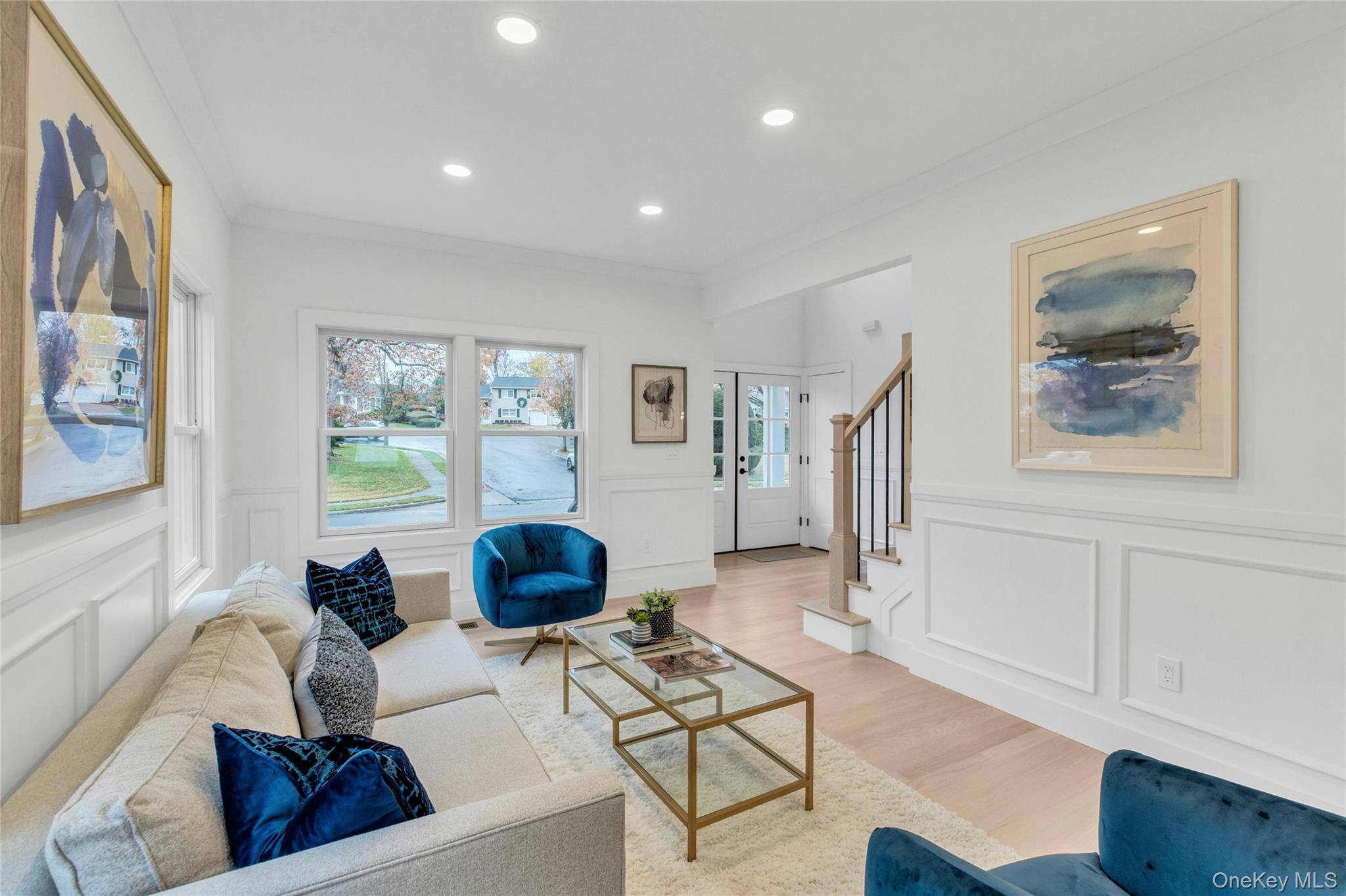 10 Beth Lane, Plainview, NY 11803