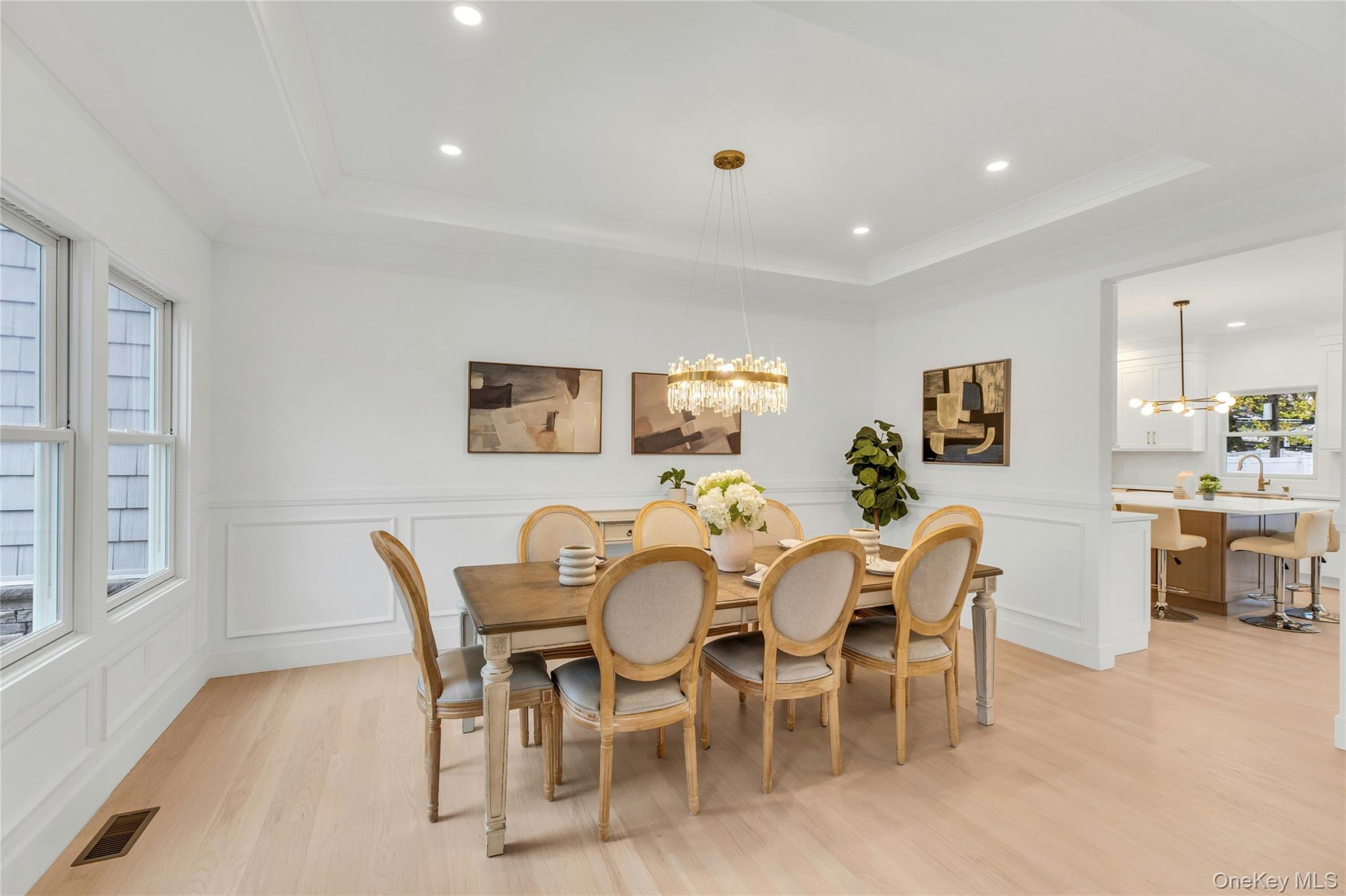 10 Beth Lane, Plainview, NY 11803