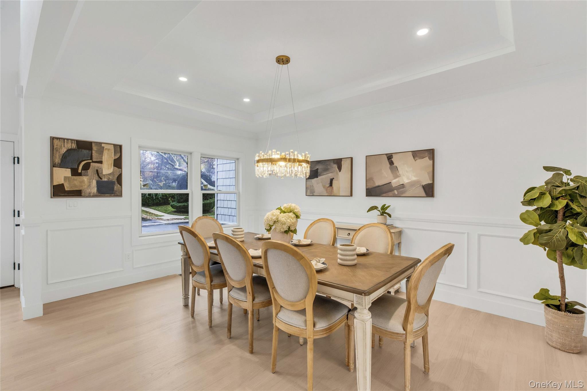 10 Beth Lane, Plainview, NY 11803