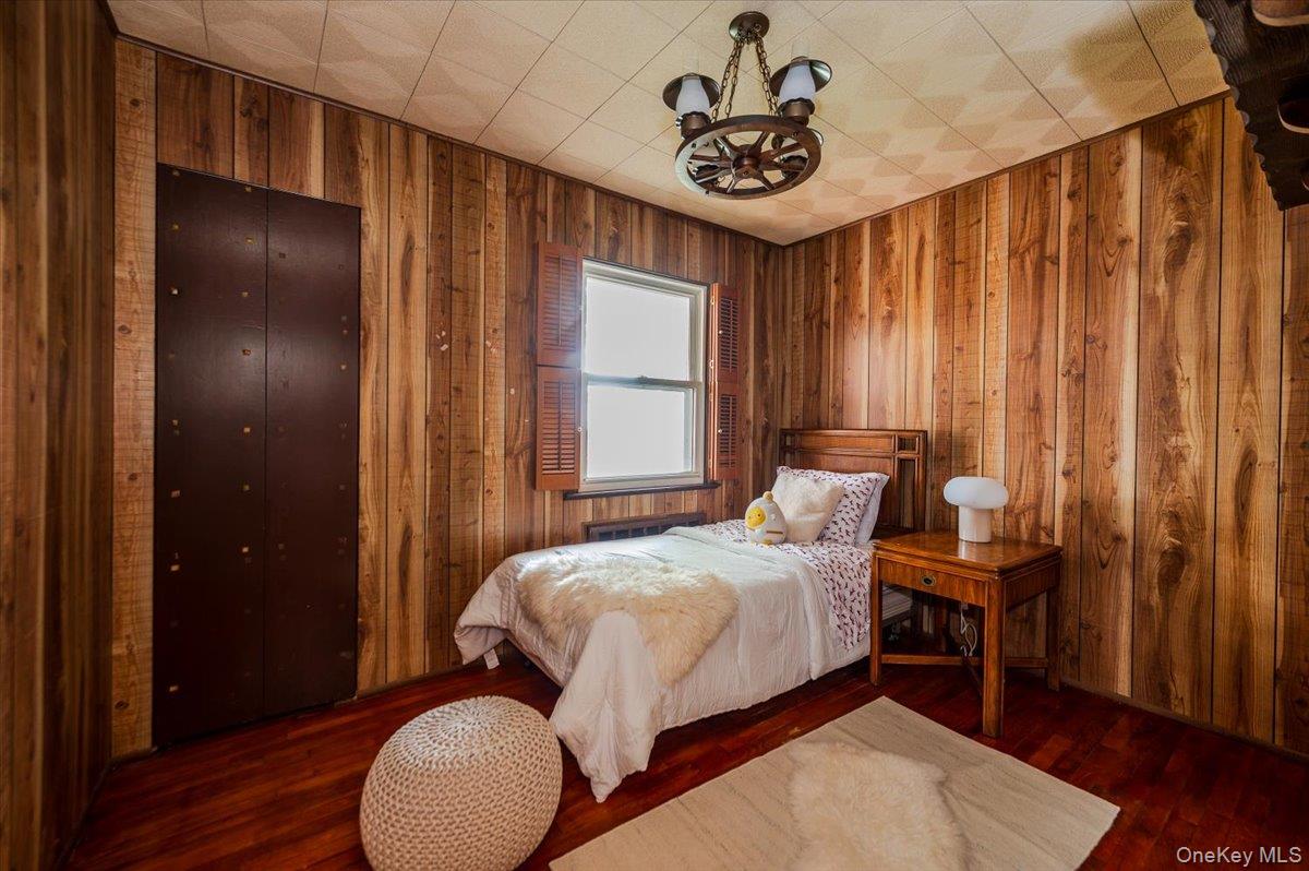 15 Hewmann Place, Bethpage, NY 11714