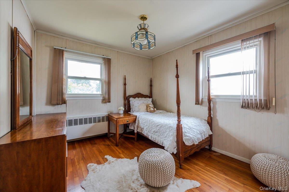 15 Hewmann Place, Bethpage, NY 11714