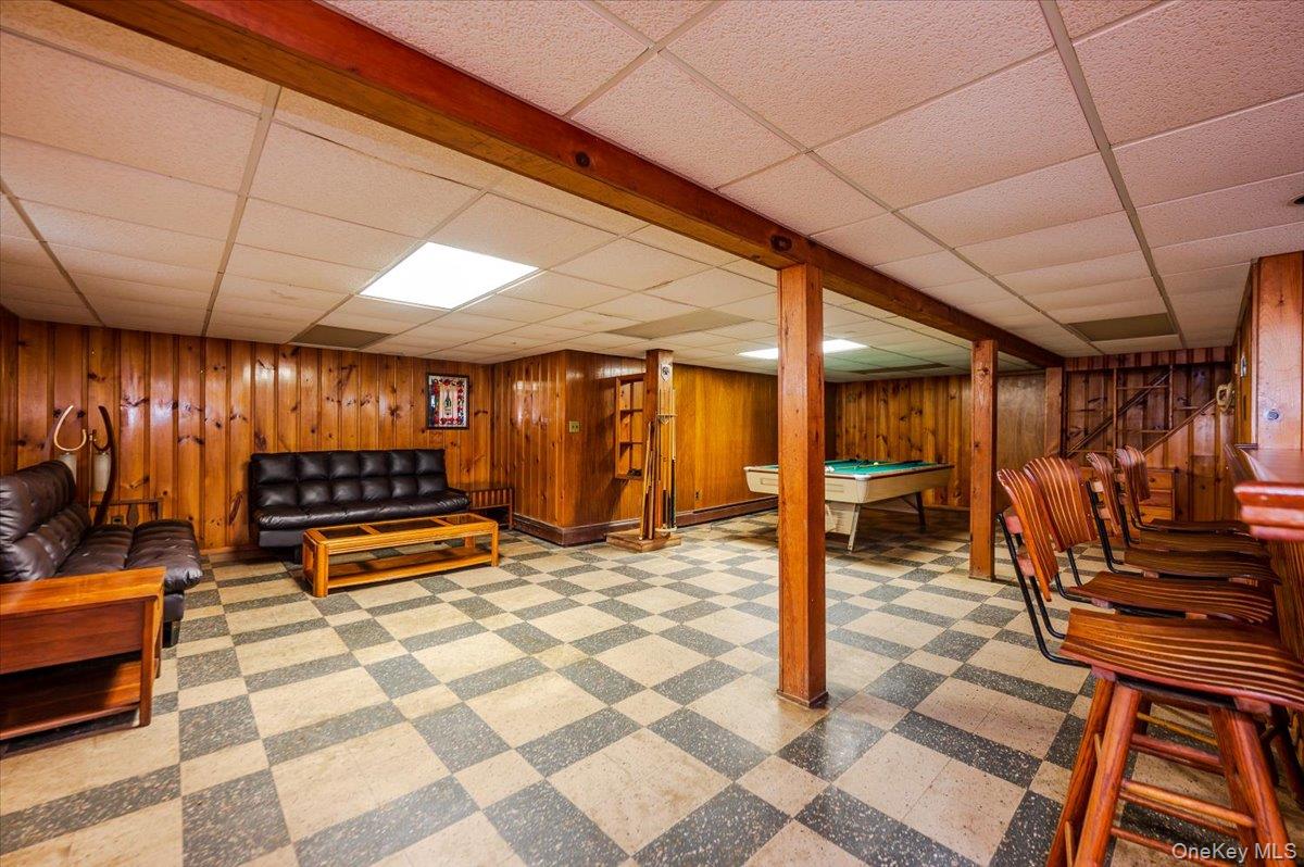 15 Hewmann Place, Bethpage, NY 11714