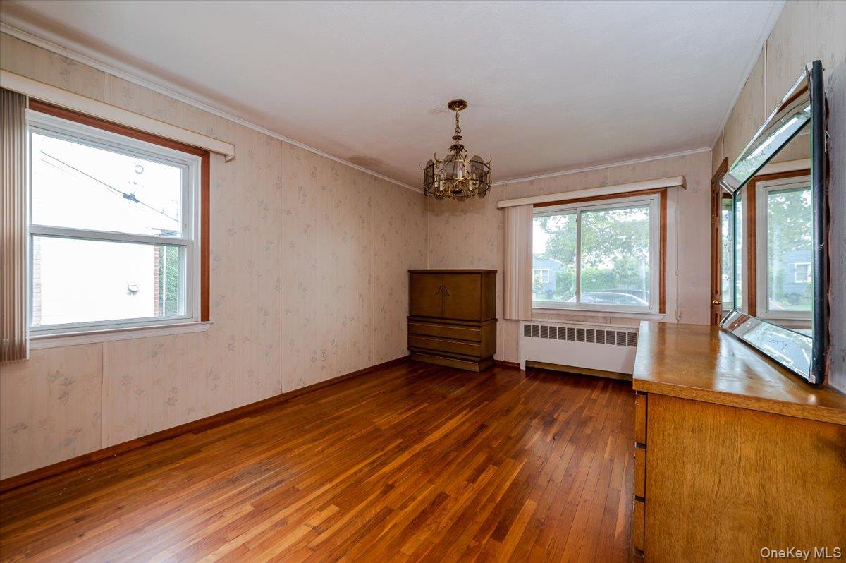 15 Hewmann Place, Bethpage, NY 11714