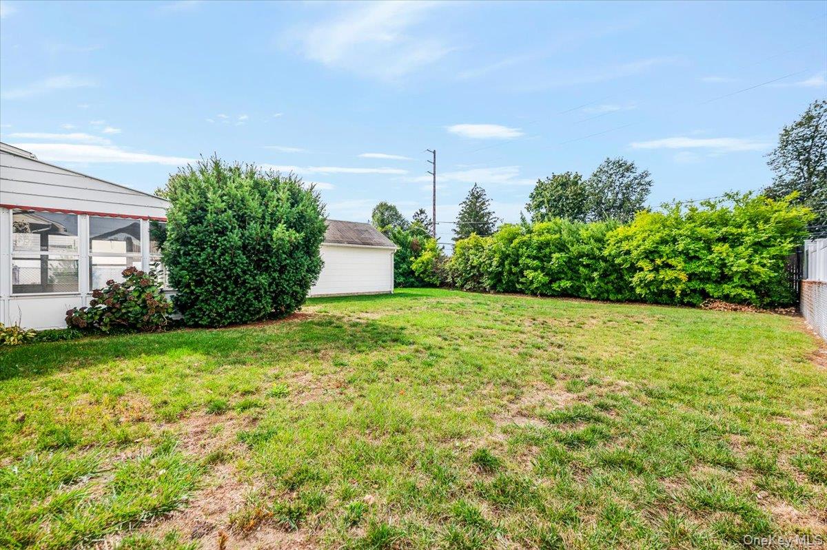 15 Hewmann Place, Bethpage, NY 11714