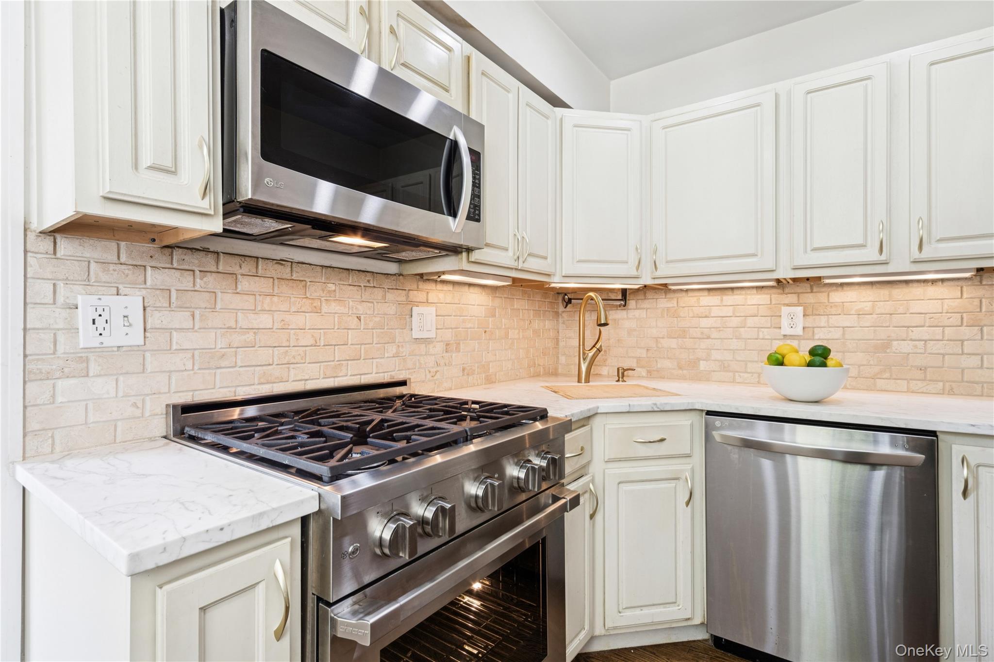 6 Brooklands # GD, Bronxville, NY 10708