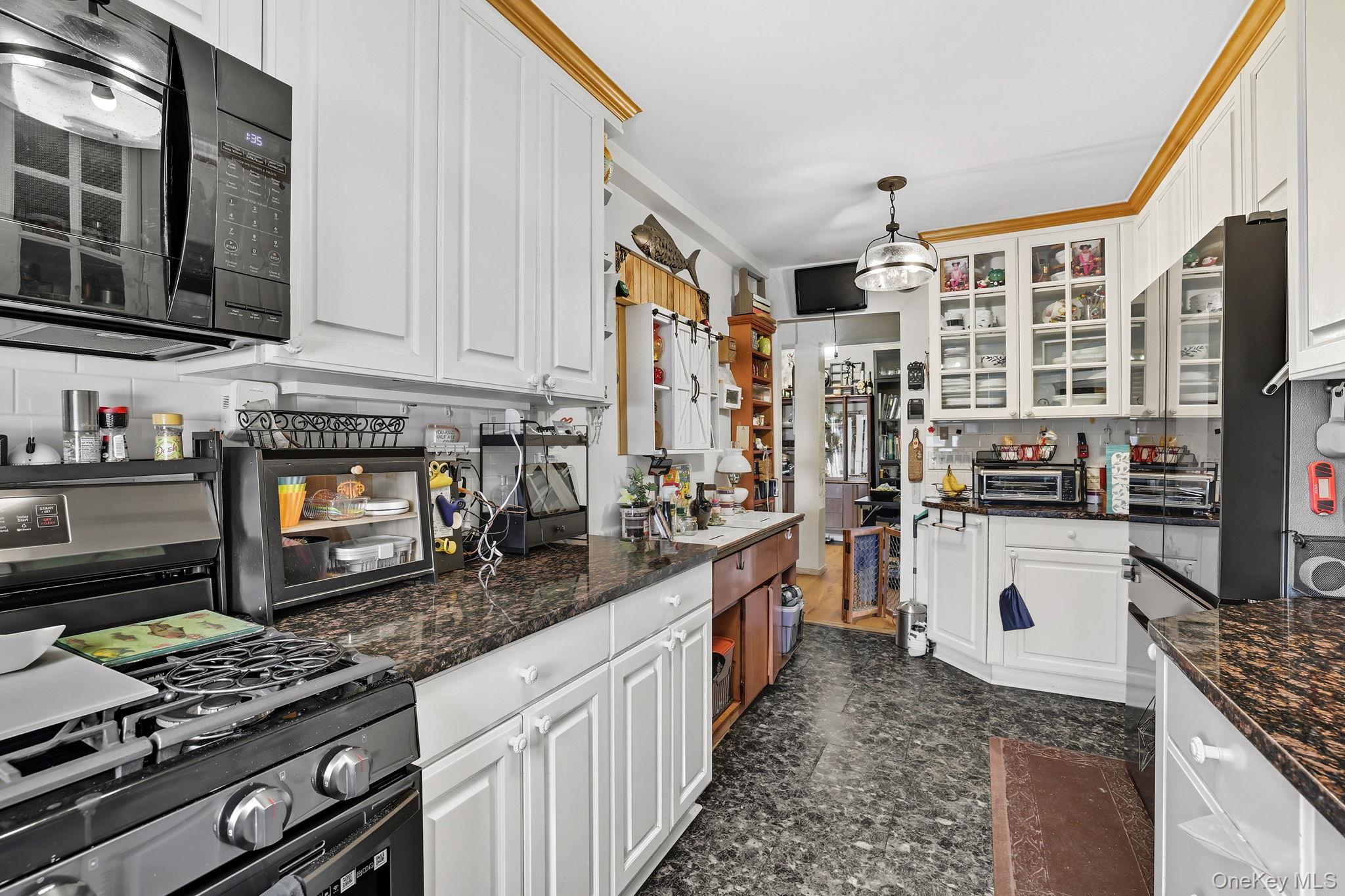 679 Warburton Avenue # #8P, Yonkers, NY 10701