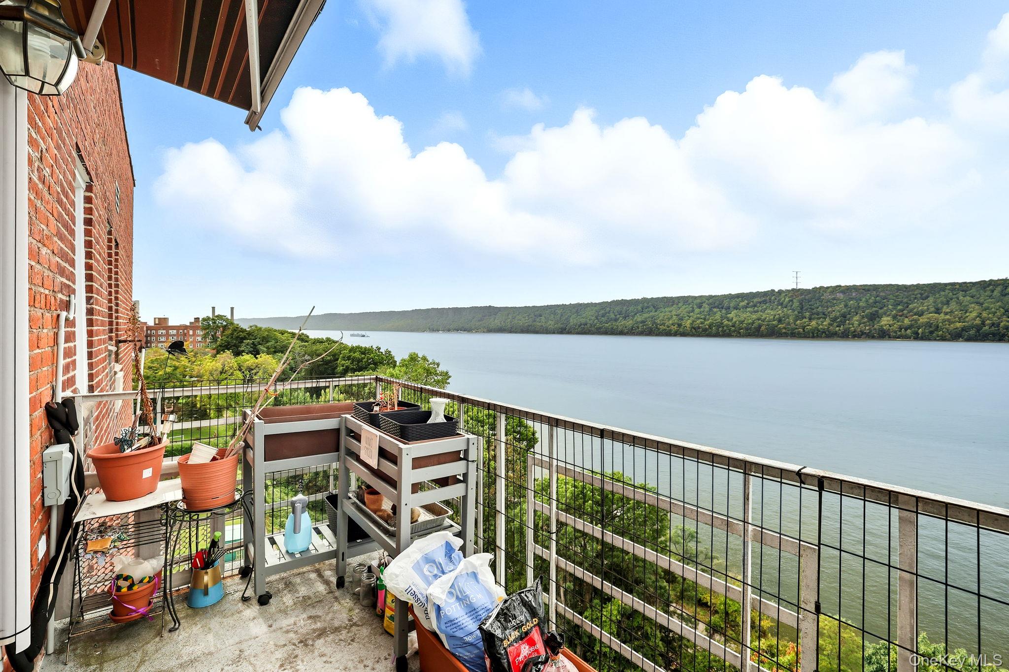 679 Warburton Avenue # #8P, Yonkers, NY 10701