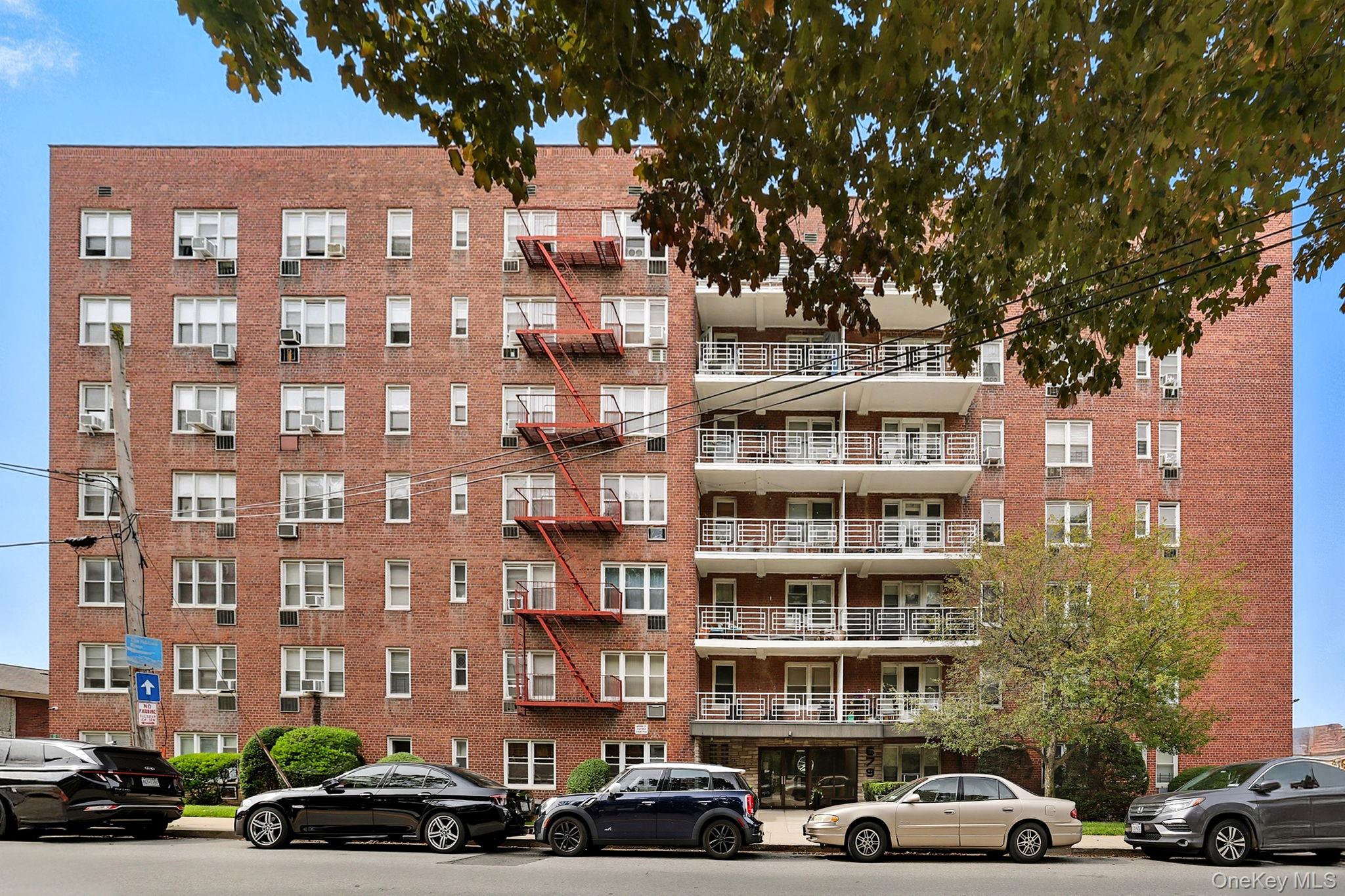 679 Warburton Avenue # #8P, Yonkers, NY 10701