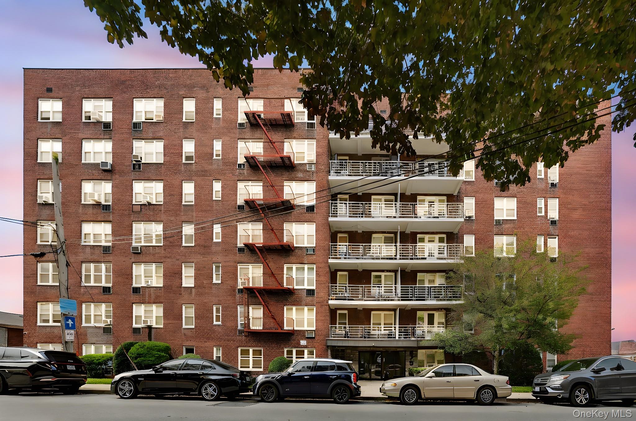 679 Warburton Avenue # #8P, Yonkers, NY 10701