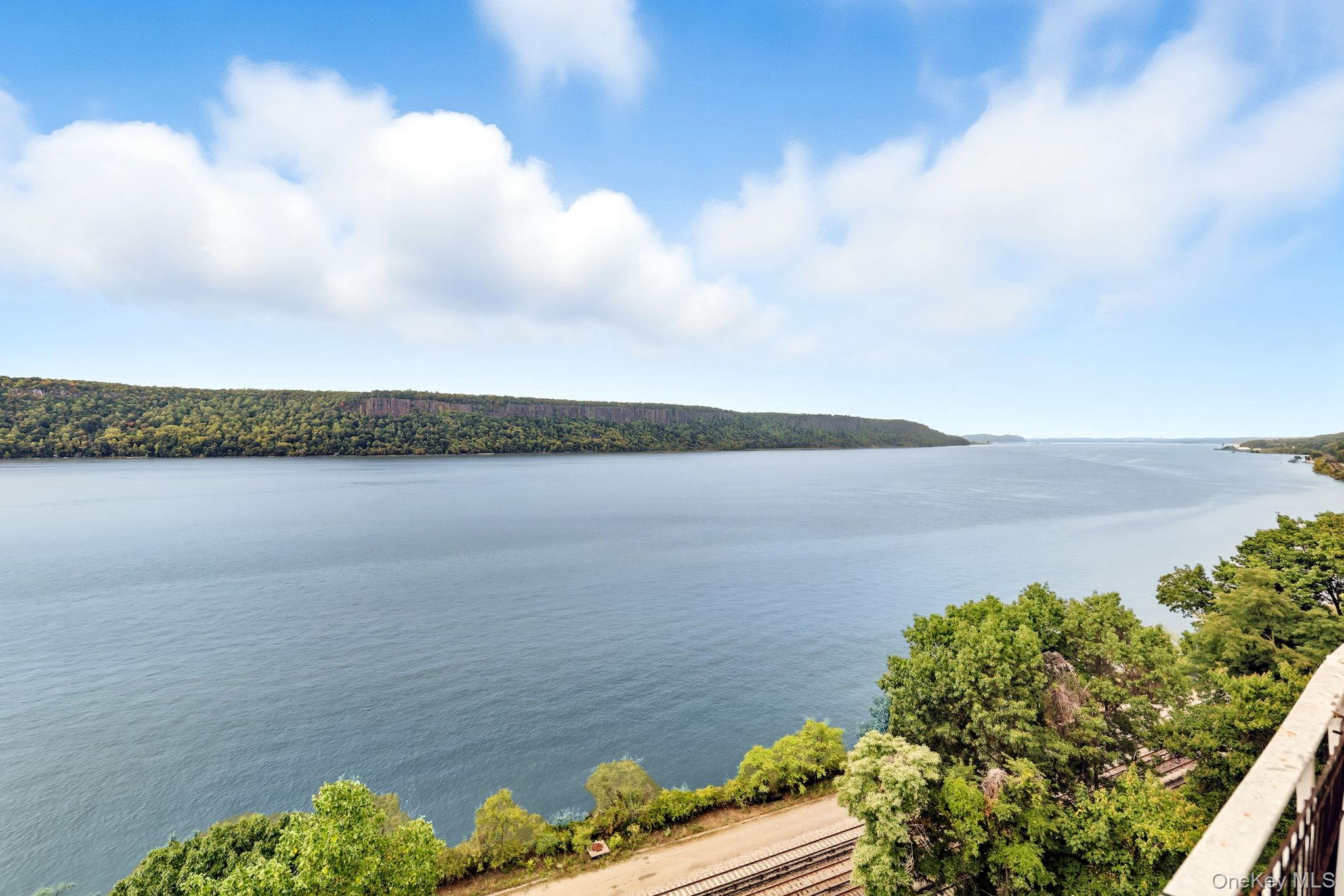 679 Warburton Avenue # #8P, Yonkers, NY 10701