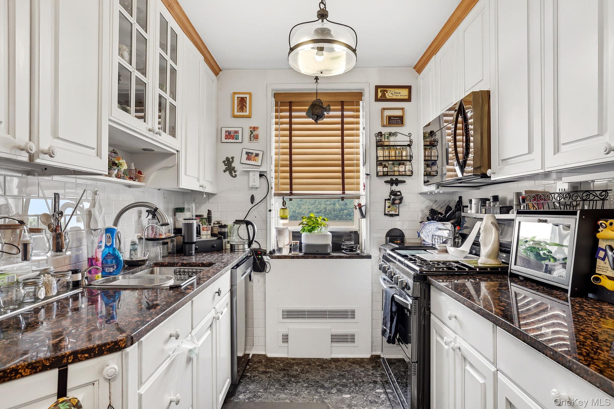 679 Warburton Avenue # #8P, Yonkers, NY 10701