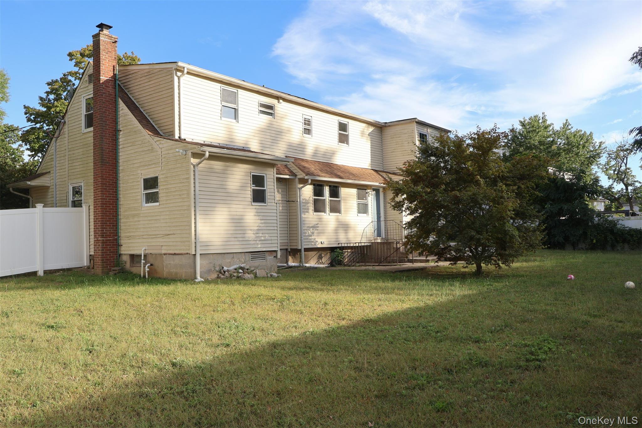 40 Duke Street, Deer Park, NY 11729