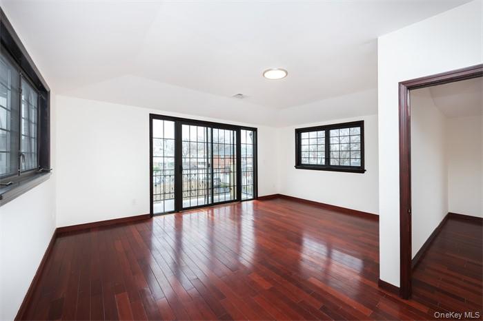 6339 136th Street, Flushing, NY 11367