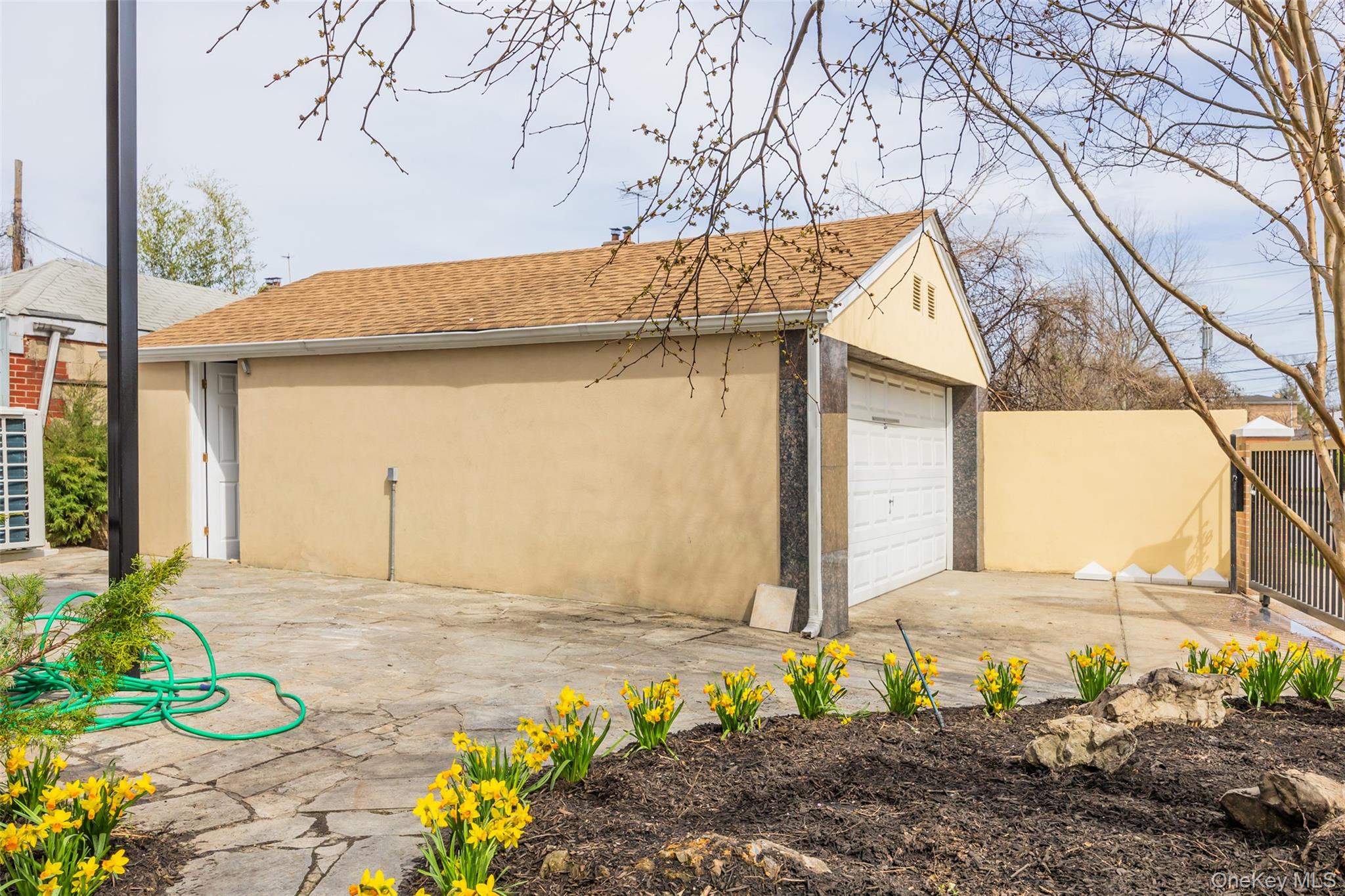 6339 136th Street, Flushing, NY 11367