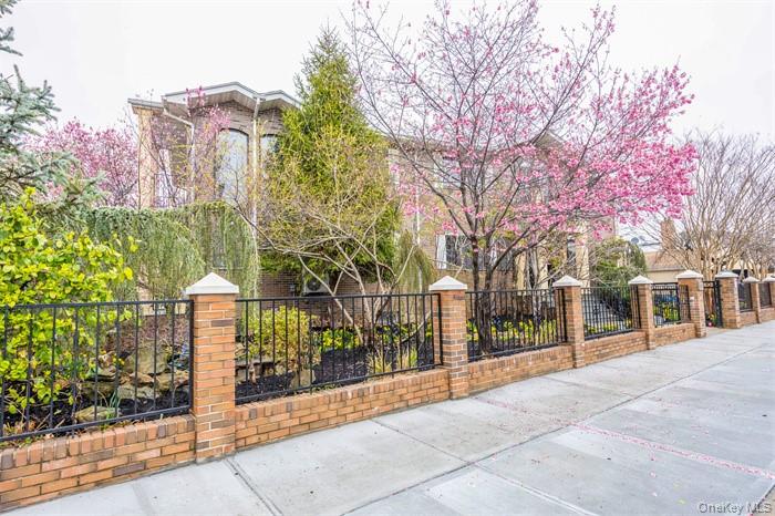 6339 136th Street, Flushing, NY 11367