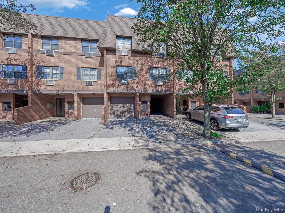 21934 64th Avenue # 337, Oakland Gardens, NY 11364