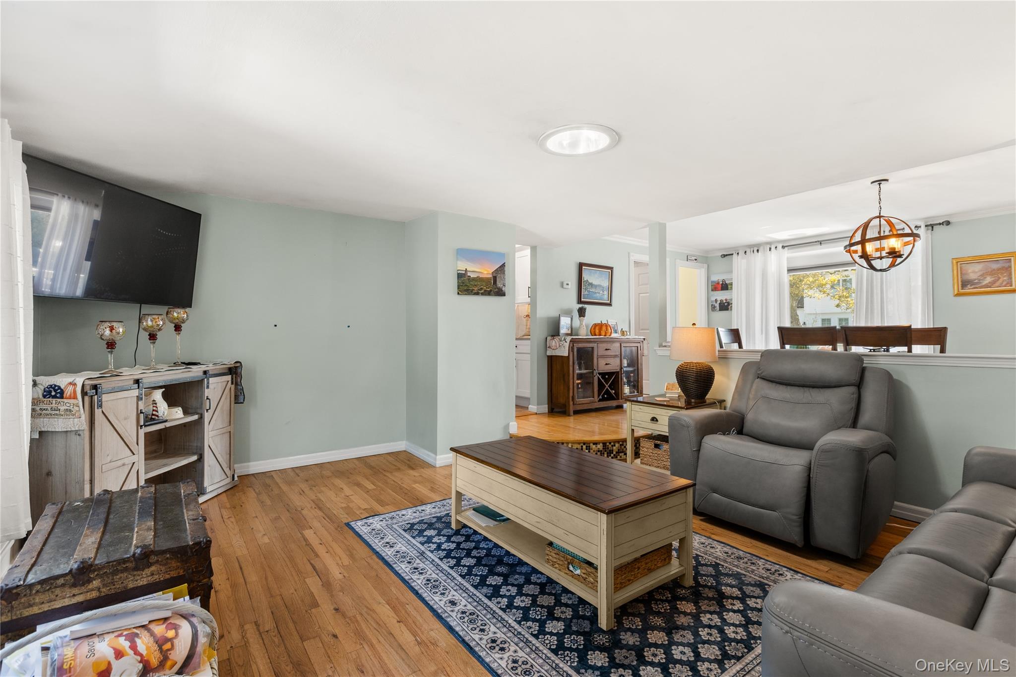 38 Palm, Lindenhurst, NY 11757