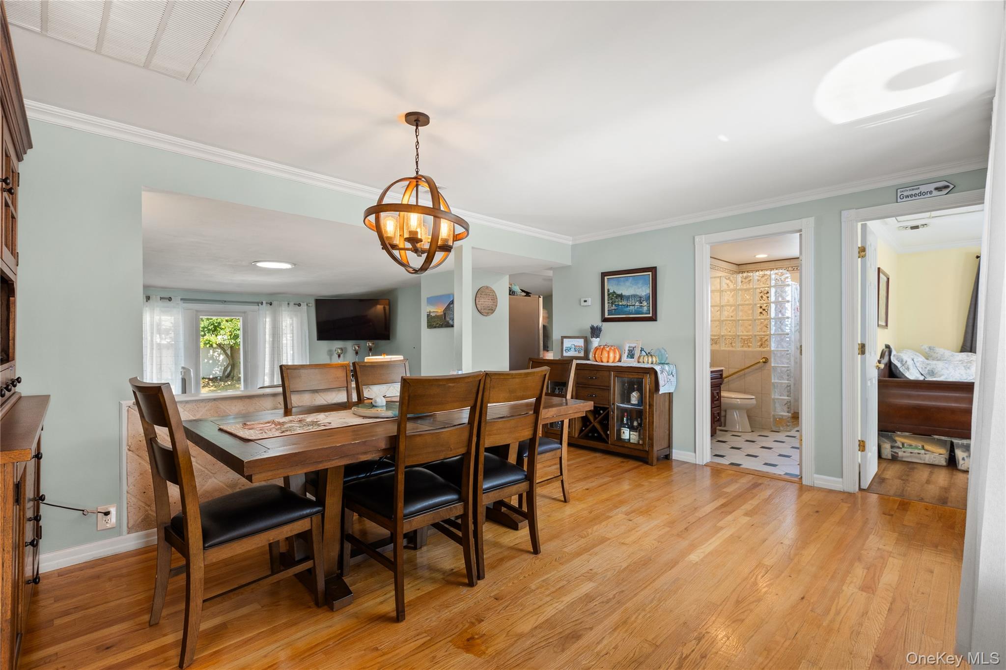 38 Palm, Lindenhurst, NY 11757