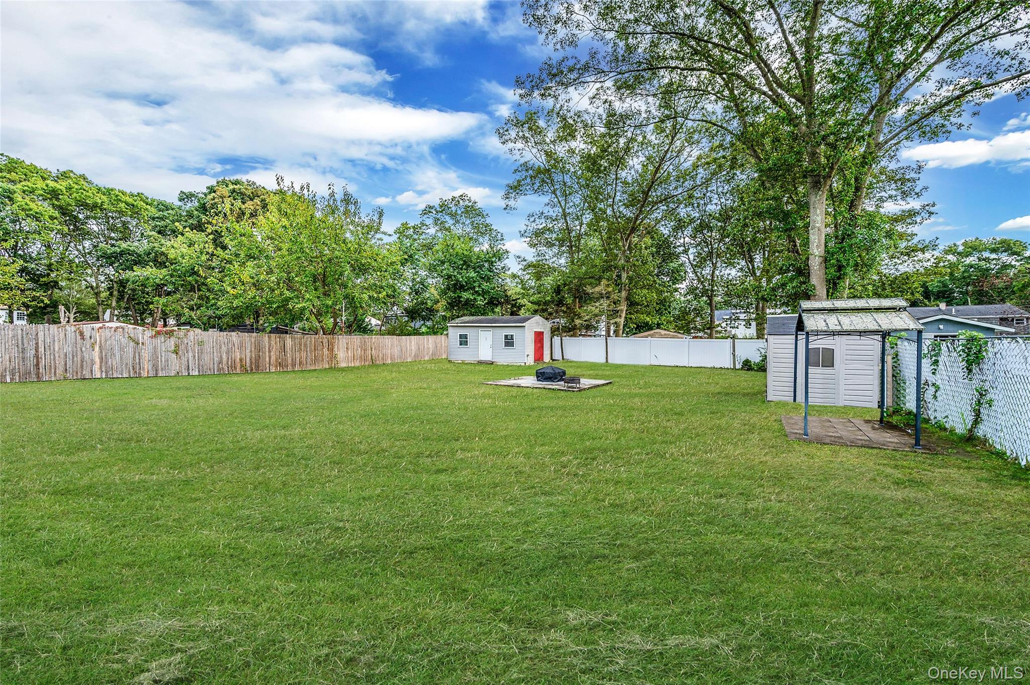 46 W Willow Street, Brentwood, NY 11717