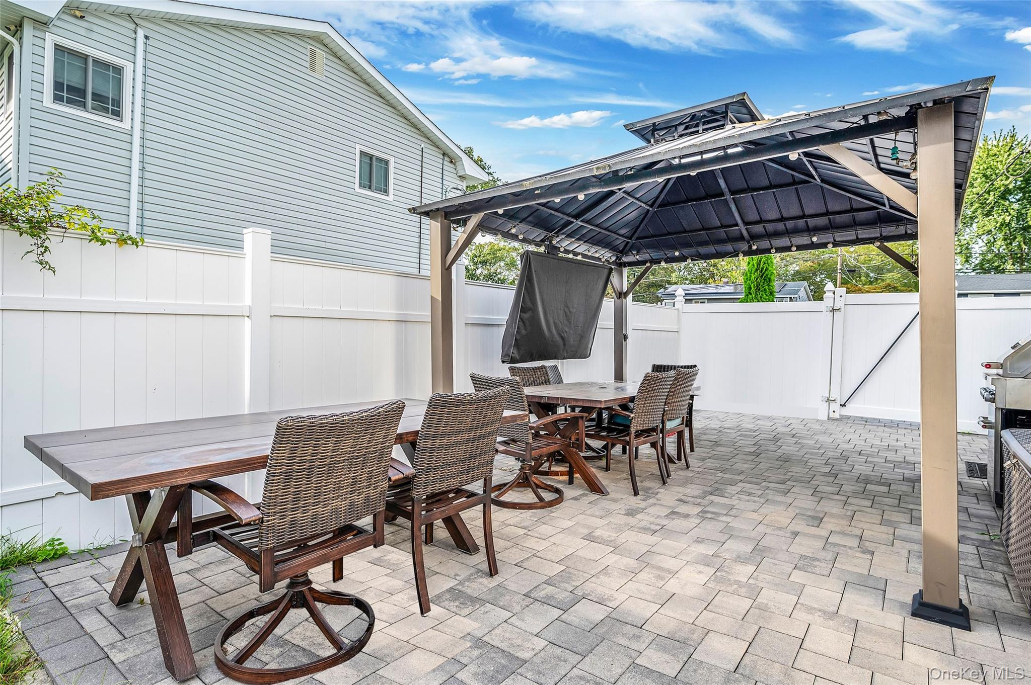 46 W Willow Street, Brentwood, NY 11717